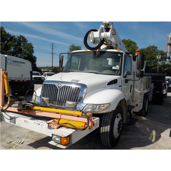 2012 INTERNATIONAL DURASTAR 4300 Bucket Truck