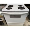 Image 3 : Electric Freestanding Range