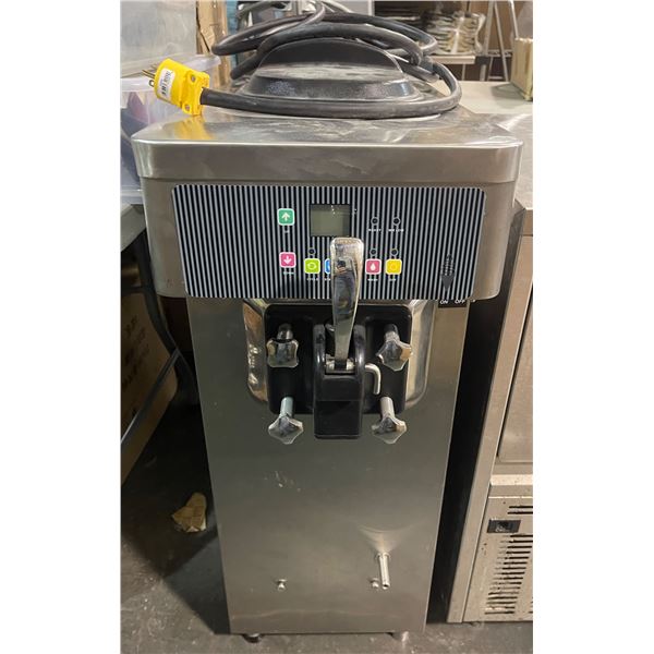 Commercial Ice Cream Machine (Model S930)