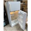 Image 2 : Electrolux Refrigerator Freezer - Tested, Powers On