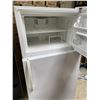 Image 3 : Electrolux Refrigerator Freezer - Tested, Powers On