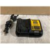 Image 1 : Dewalt 12/20vV Max Battery Charger DCB112