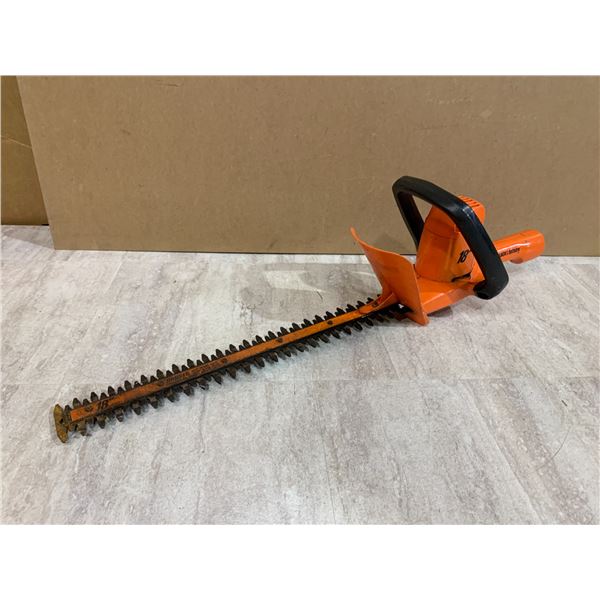 18 Inch Black & Decker Corded Hedge Trimmer