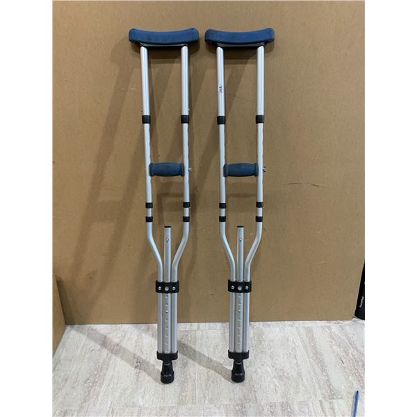 Foldable and Extending Aluminum Crutches