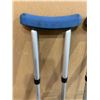 Image 5 : Foldable and Extending Aluminum Crutches