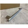 Image 7 : Drawer Pull Hardware
