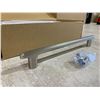 Image 2 : Drawer Pull Hardware