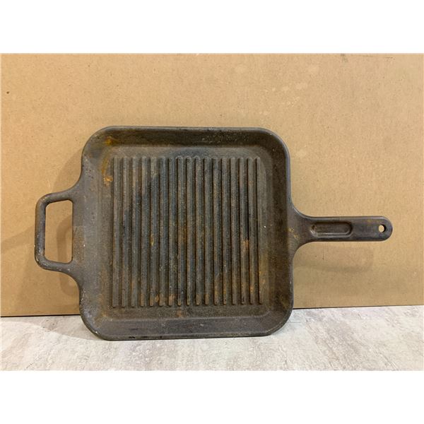 Lodge P12SGR 12 Inch Pro Logic Cast Iron Square Grill Pan