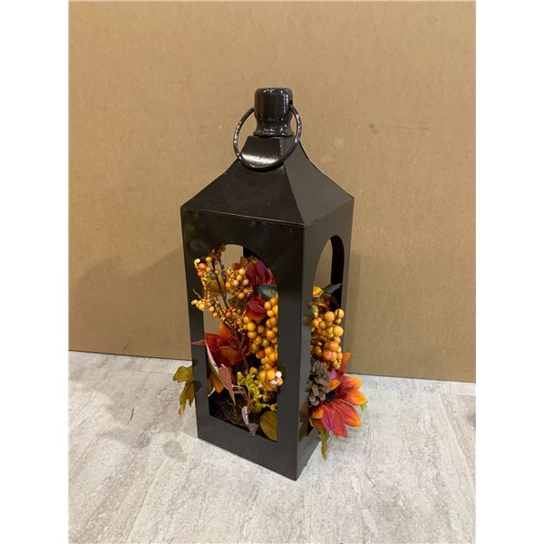 Metal Lantern Shaped Fall Decoration