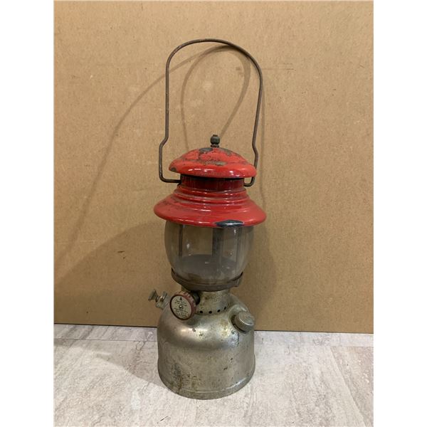 Vintage Coleman Model 200 Lantern