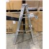 Image 6 : 4 Step Aluminum Step Ladder