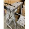 Image 8 : 4 Step Aluminum Step Ladder