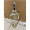 Image 10 : Clear Acrylic Table Lamp - No Shade