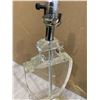 Image 12 : Clear Acrylic Table Lamp - No Shade