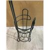 Image 2 : Free-Standing Metal Toilet Paper Holder