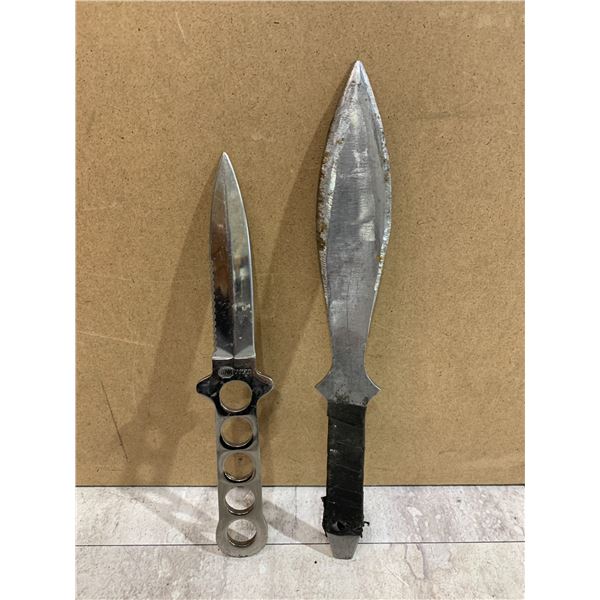 Lot of 2 Throwing Knives