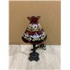 Image 1 : Small Red Glass Tiffany-Style Table Lamp - Floral Design - Black Metal Base