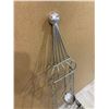 Image 4 : Metal Eiffel Tower Candle Holder Wall Hanger