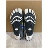 Image 3 : Gray Water Shoes - Size 44