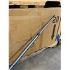 Image 7 : Extendable Eddie Bauer Walking Stick