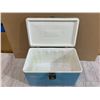 Image 7 : Vintage Light Blue Coleman Cooler