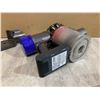 Image 7 : Dyson Stick Vacuum w/ Charger