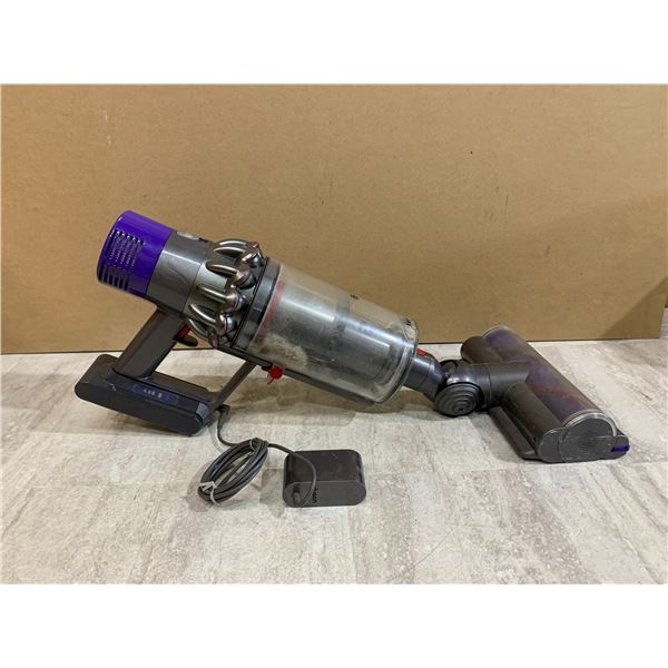 Dyson V10 Vacuum w/ Charger