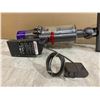 Image 7 : Dyson V10 Vacuum w/ Charger