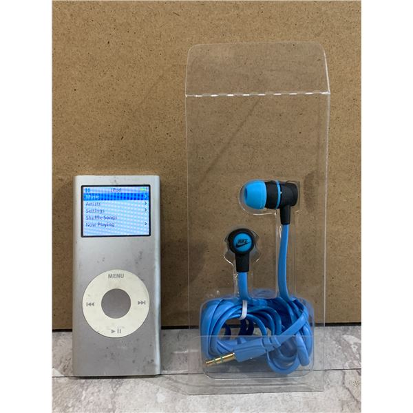 2GB Apple iPod Model A1199 /w headphones