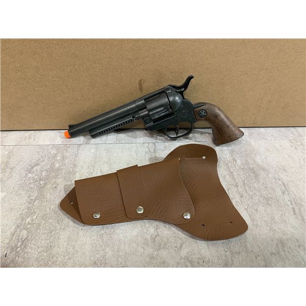 Big Text Western Cowboy Revolver & Holster 12 Shot Cap Gun