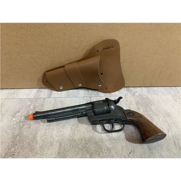 Big Text Western Cowboy Revolver & Holster 12 Shot Cap Gun