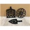 Image 1 : Lot of 3 Cast Iron Decorative Pieces