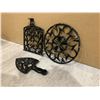 Image 4 : Lot of 3 Cast Iron Decorative Pieces