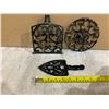 Image 7 : Lot of 3 Cast Iron Decorative Pieces