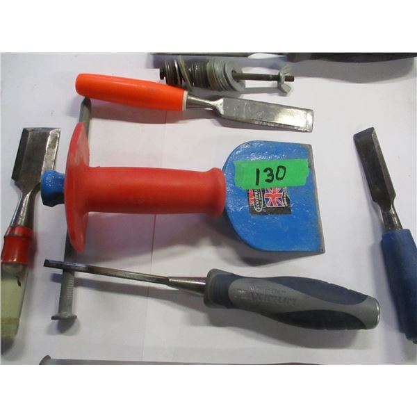 FLAT C/W 8 CHISELS