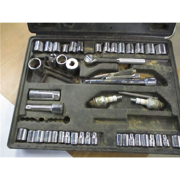 1/4" & 3/8" SOCKET SET (INCOMPLETE)