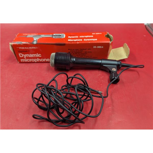 Realistic Dynamic Microphone