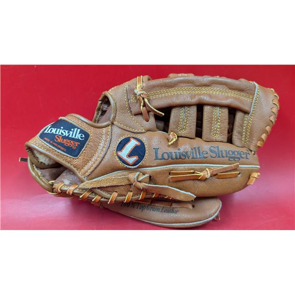 Louisville Slugger Baseball Glove