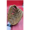 Image 2 : Louisville Slugger Baseball Glove