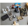 Image 2 : VTG desk art pieces