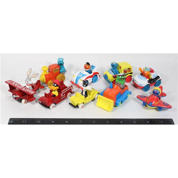 LOT OF LOONEY TUNES AND SESEAME STREET TOY