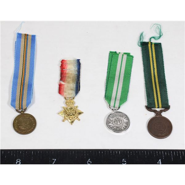 LOT OF 3 MINIATURE MEDALS AUSTRALIAN MERIT