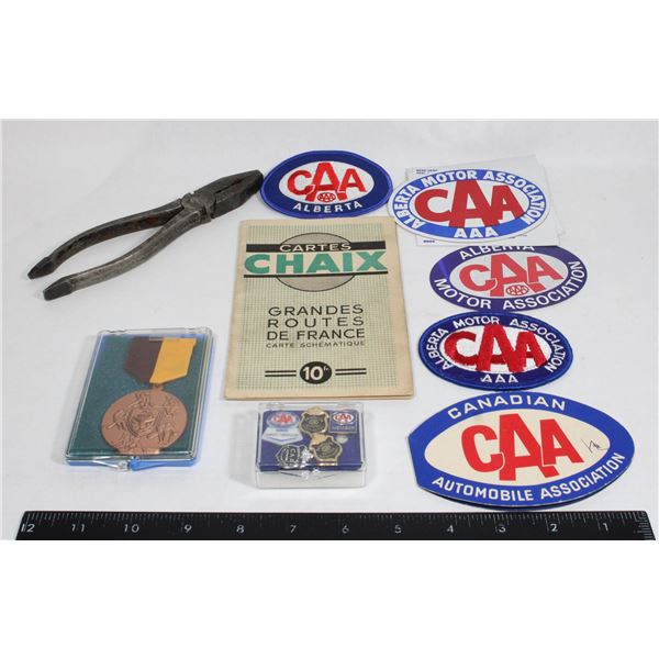 MIXED LOT OF VINTAGE COLLECTIBLES INCLUDING