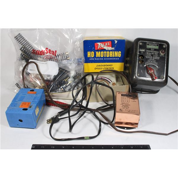 LOT OF TRAIN DIORAMA ITEMS INCLUDES