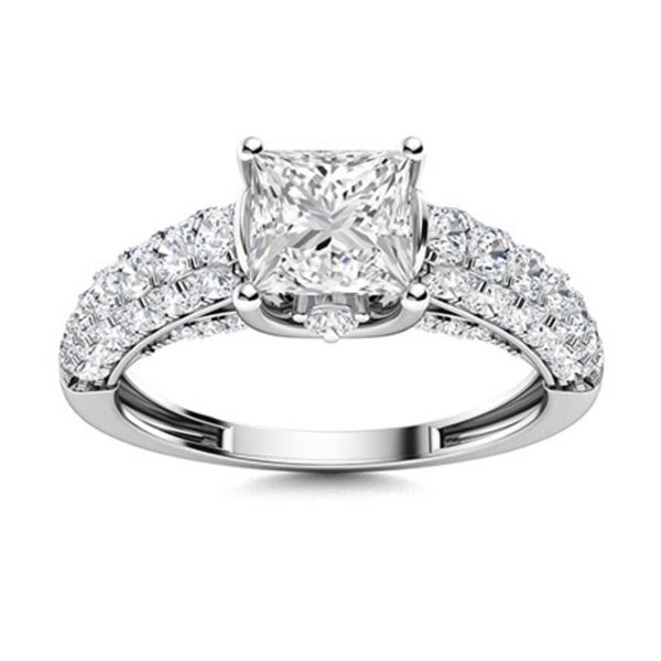 Gold & Brilliant White Diamond 4.12 Cts Ring - E/VVS