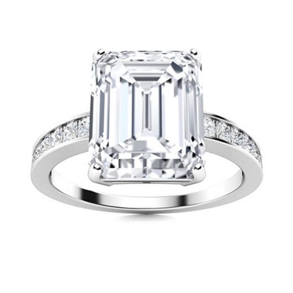 Gold & Brilliant White Diamond 4.50 Cts Ring - E/VVS