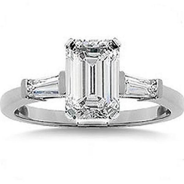18k Gold Emerald Cut Diamond 10.08 Carats E/VVS - Certified