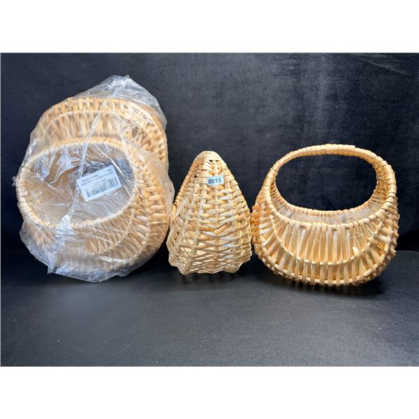 4PCS (2 Sets of 2) of Beige Wicker Garden Decor Baskets - New