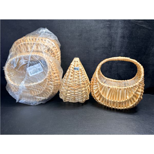 4PCS (2 Sets of 2) of Beige Wicker Garden Decor Baskets - New