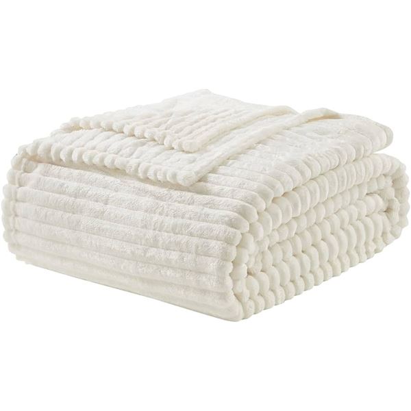 Queen-Size Large White Fuzzy Soft Plush Blanket - Brand New (*No Box)
